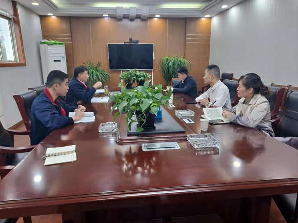 铜官区团委书记到熊猫体育首页调研 