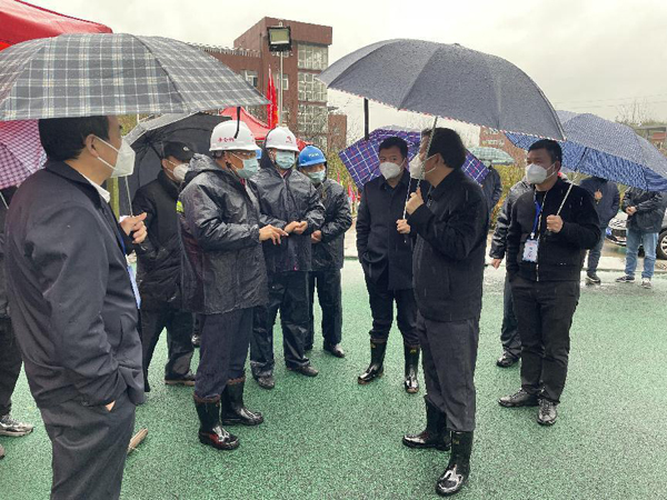 副市长汪发进一行视察熊猫体育首页田家炳中学疫情隔离点项目建设