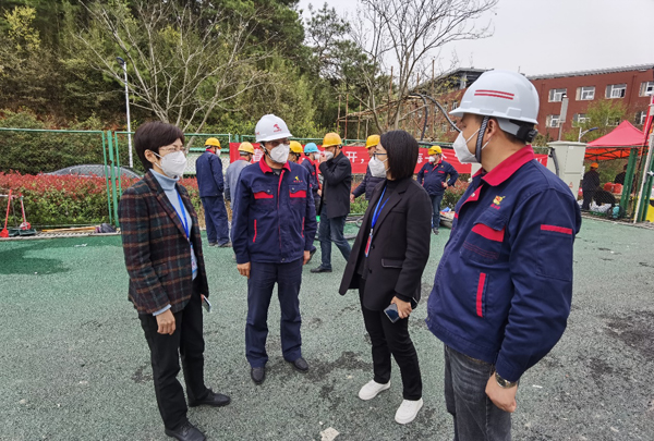 副市长杨文萍调研熊猫体育首页田家炳中学隔离点项目