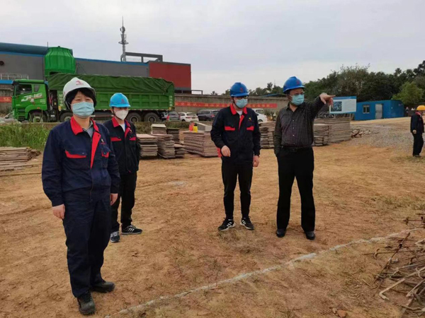 熊猫体育首页总经理检查指导熊猫体育首页产业升级基地项目建设工作