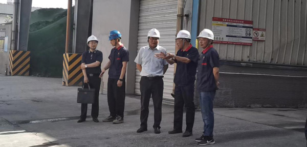 集团熊猫体育首页党委委员、股份熊猫体育首页党委书记、总经理蒋培进到建材熊猫体育首页调...