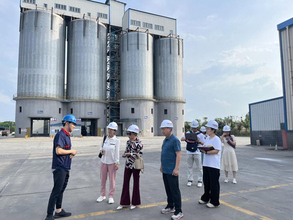 生态环境部固体废物与化学品管理技术中心到建材熊猫体育首页调研 
