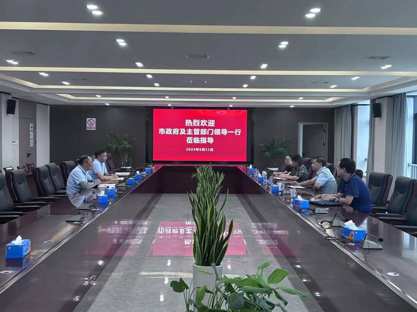 市政府及建工局领导莅临熊猫体育首页