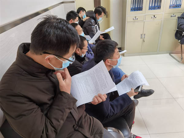 熊猫体育首页组织出国人员接种新冠疫苗