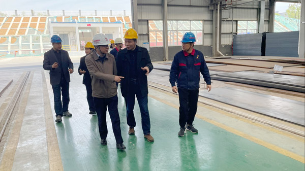 铜陵学院机械工程学院院长一行到熊猫体育首页参观交流